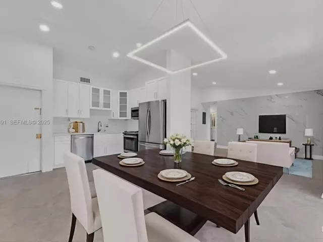 Продажа дома по адресу 9801 Ridgecreek Rd - фото 6652469