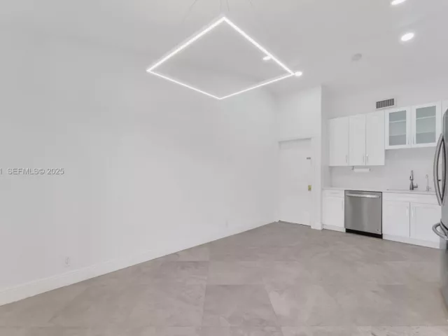 Продажа дома по адресу 9801 Ridgecreek Rd - фото 6652470