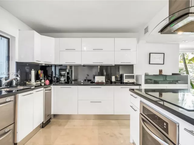 Продажа дома по адресу 10090 Bay Harbor Ter 10090 - фото 6652008