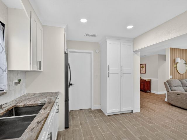 Дом в аренду по адресу 5008 Parker Avenue - фото 6683344