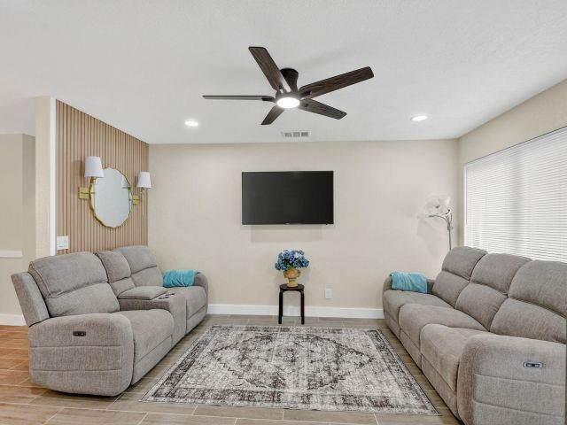 Дом в аренду по адресу 5008 Parker Avenue - фото 6683349