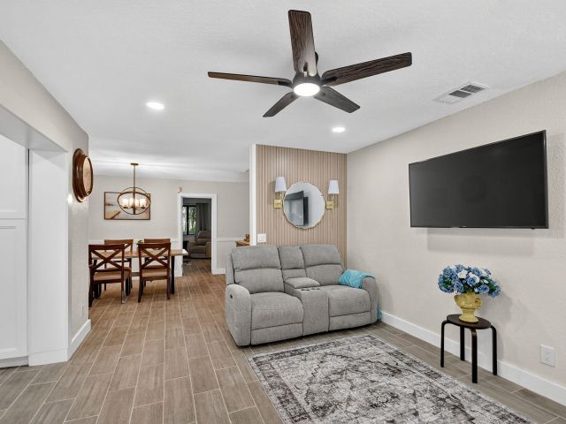 Дом в аренду по адресу 5008 Parker Avenue - фото 6683350