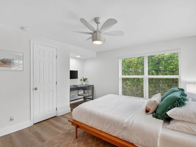 Продажа дома по адресу 1001 NE 16th Street - фото 6646365