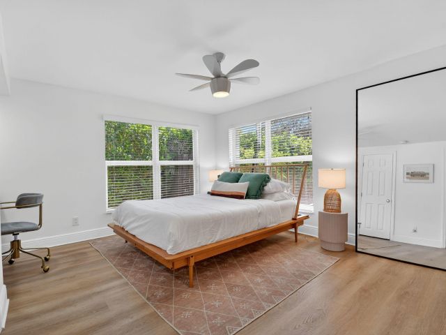 Продажа дома по адресу 1001 NE 16th Street - фото 6646367