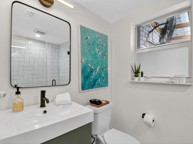 Продажа дома по адресу 1001 NE 16th Street - фото 6646370