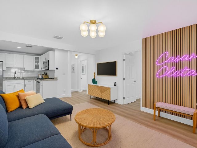 Продажа дома по адресу 1001 NE 16th Street - фото 6646376