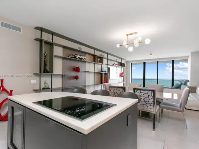 Продажа квартиры #3402 - фото 6653105