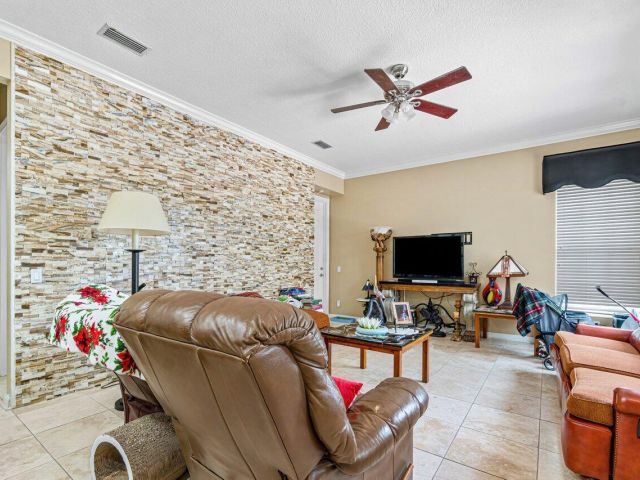 Продажа дома по адресу 7580 Red River Road - фото 6656507