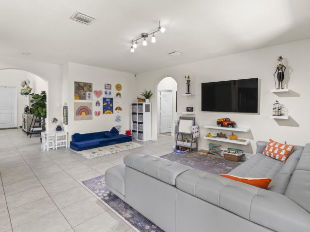 Продажа дома по адресу 11823 SW 151st Place - фото 6658425