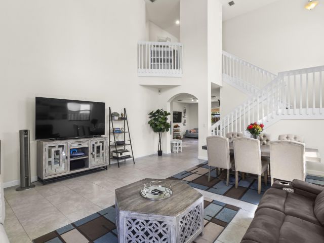 Продажа дома по адресу 11823 SW 151st Place - фото 6658431