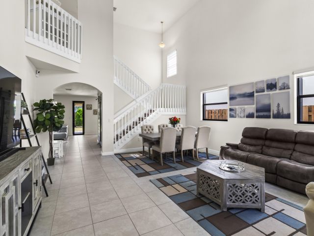 Продажа дома по адресу 11823 SW 151st Place - фото 6658432