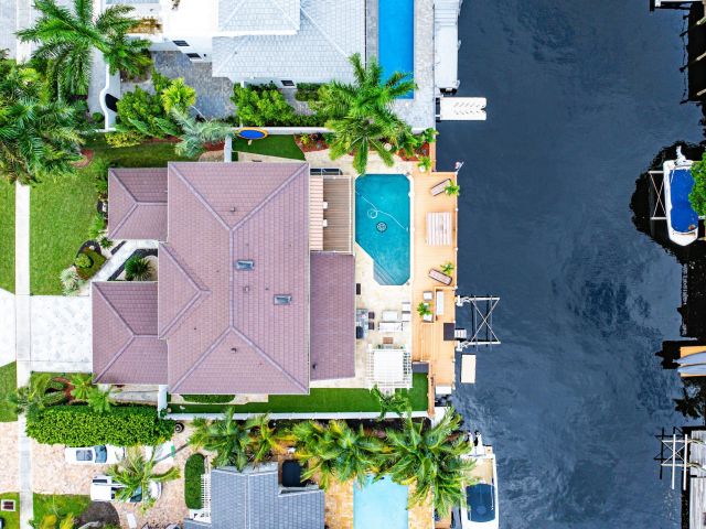 Продажа дома по адресу 1548 SW 5th Avenue - фото 6647047