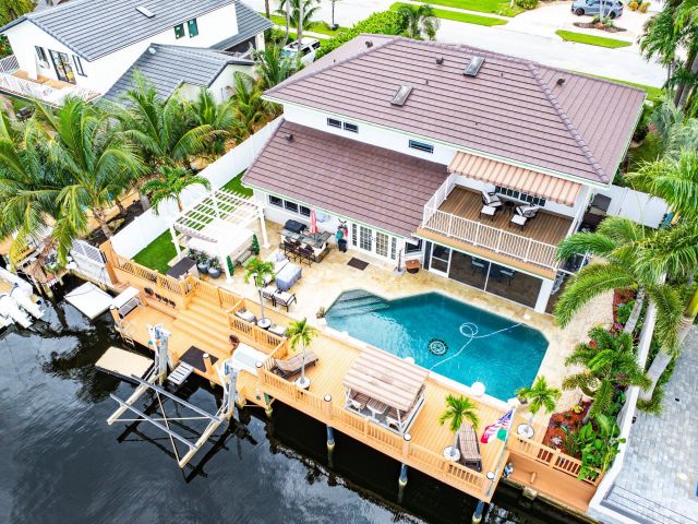 Продажа дома по адресу 1548 SW 5th Avenue - фото 6647048