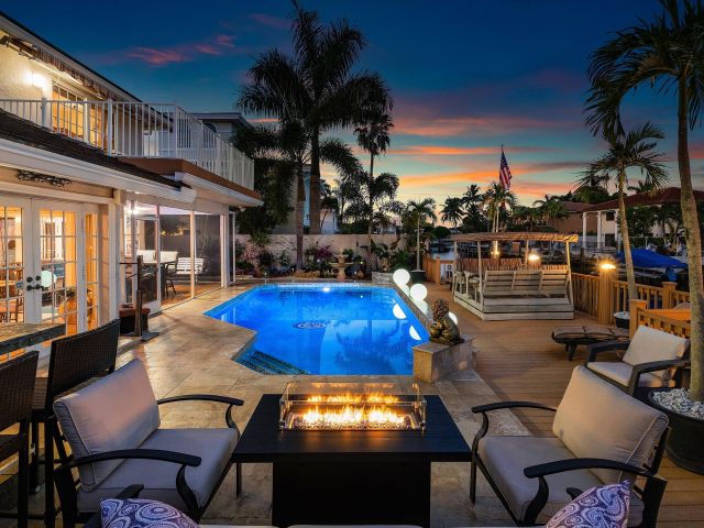 Продажа дома по адресу 1548 SW 5th Avenue - фото 6700108