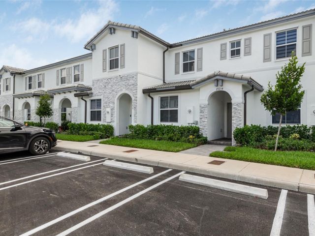 Дом в аренду по адресу 29254 SW 163rd Ct 29254 - фото 7474134