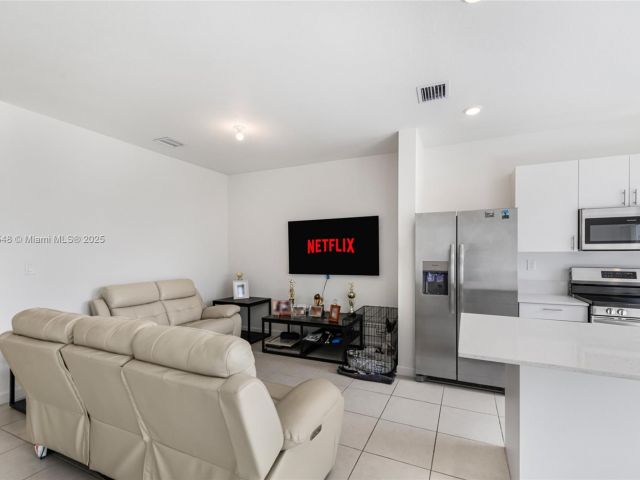 Дом в аренду по адресу 29254 SW 163rd Ct 29254 - фото 7474142