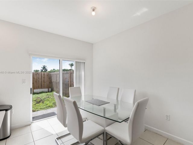 Дом в аренду по адресу 29254 SW 163rd Ct 29254 - фото 7474143