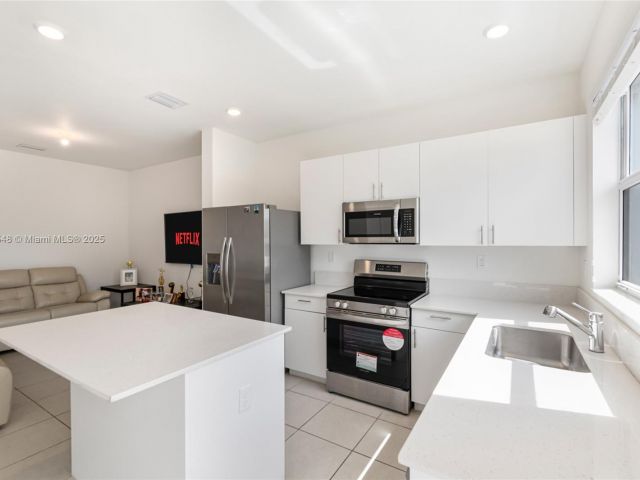 Дом в аренду по адресу 29254 SW 163rd Ct 29254 - фото 7474145