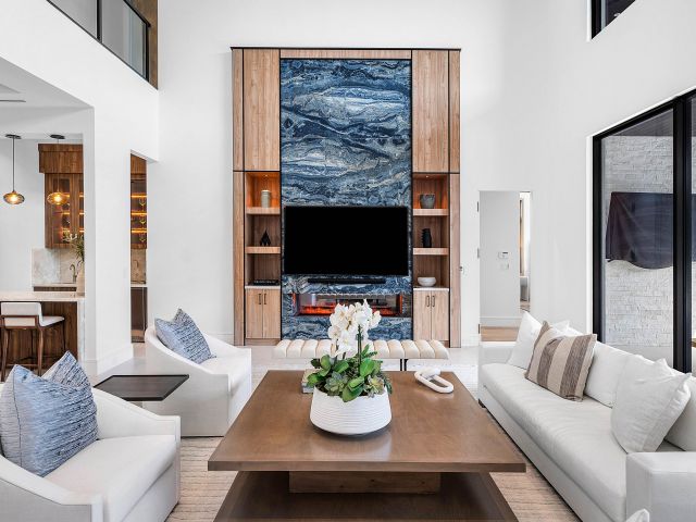 Продажа дома по адресу 1560 SW 6th Avenue SW - фото 6838857