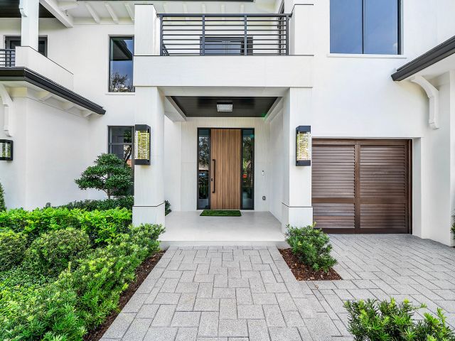 Продажа дома по адресу 1560 SW 6th Avenue SW - фото 6838861