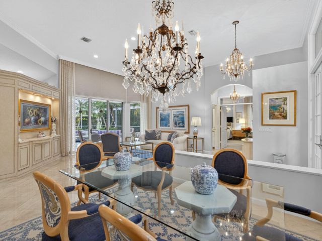 Продажа дома по адресу 8784 Lakes Boulevard - фото 6664696