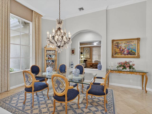 Продажа дома по адресу 8784 Lakes Boulevard - фото 6664698