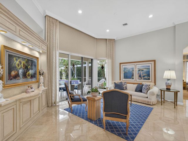 Продажа дома по адресу 8784 Lakes Boulevard - фото 6664703