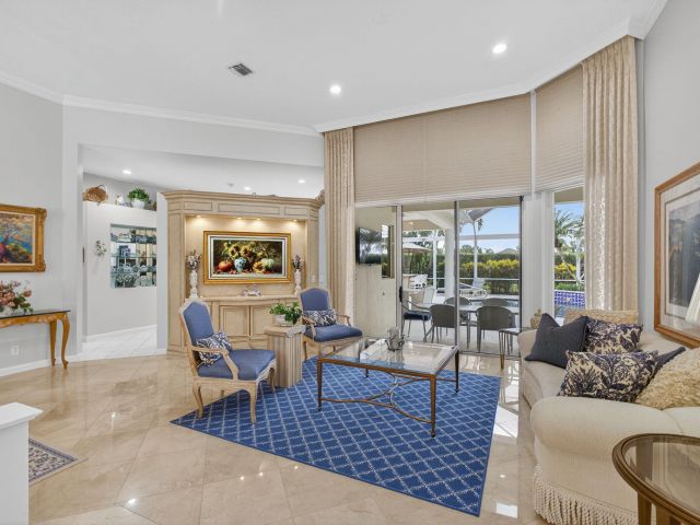 Продажа дома по адресу 8784 Lakes Boulevard - фото 6664704