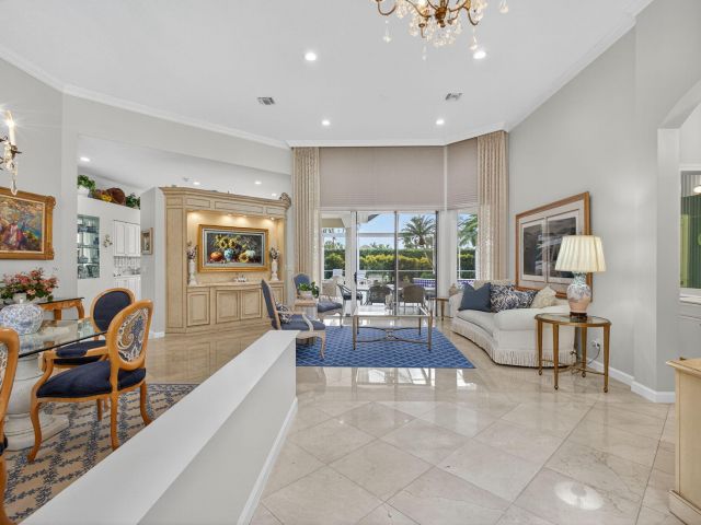 Продажа дома по адресу 8784 Lakes Boulevard - фото 6664706