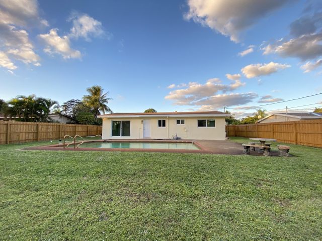 Дом в аренду по адресу 124 NW 9th Street - фото 6650850