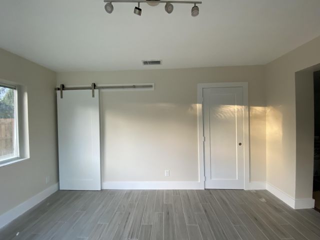 Дом в аренду по адресу 124 NW 9th Street - фото 6650860