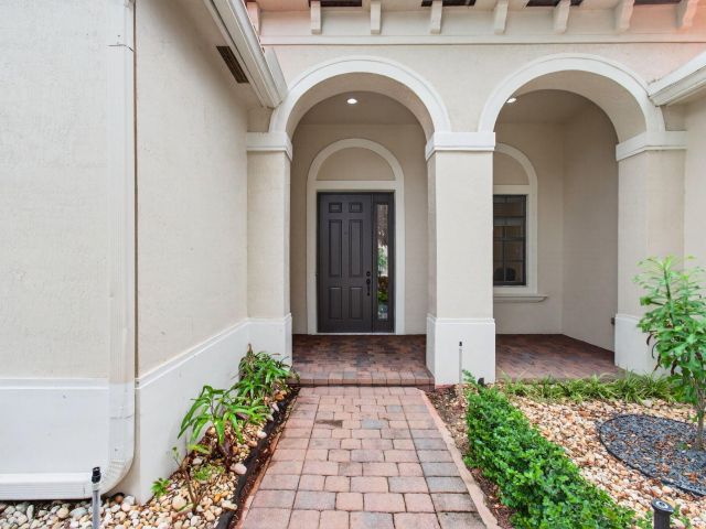 Продажа дома по адресу 8137 Ferentino Pass - фото 6656833