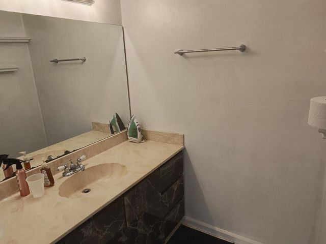 Дом в аренду по адресу 616 White Water Drive - фото 6656430