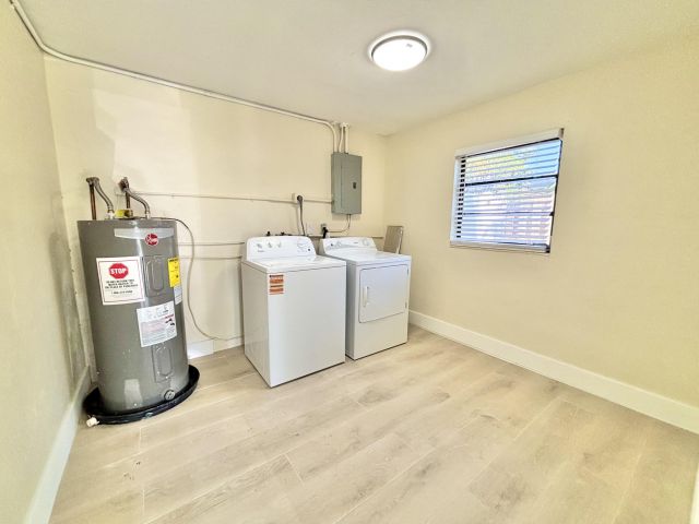 Дом в аренду по адресу 2201 NE 5th Avenue - фото 6653385