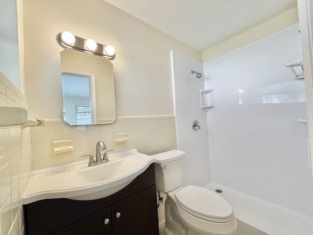 Дом в аренду по адресу 2201 NE 5th Avenue - фото 6653386