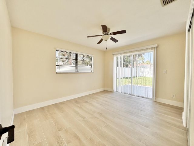 Дом в аренду по адресу 2201 NE 5th Avenue - фото 6653387