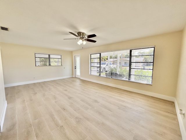 Дом в аренду по адресу 2201 NE 5th Avenue - фото 6653393