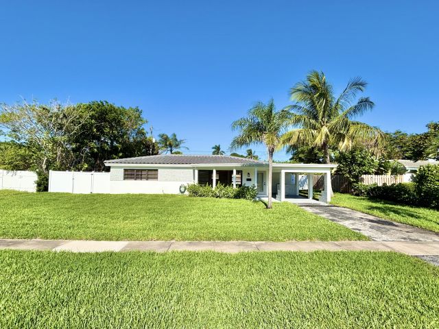 Дом в аренду по адресу 2201 NE 5th Avenue - фото 6653398