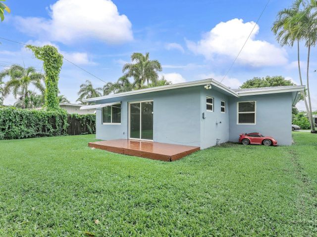 Дом в аренду по адресу 430 NE 49th Street - фото 6653290