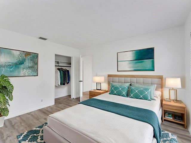 Дом в аренду по адресу 430 NE 49th Street - фото 6653295