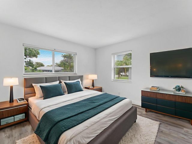 Дом в аренду по адресу 430 NE 49th Street - фото 6653297