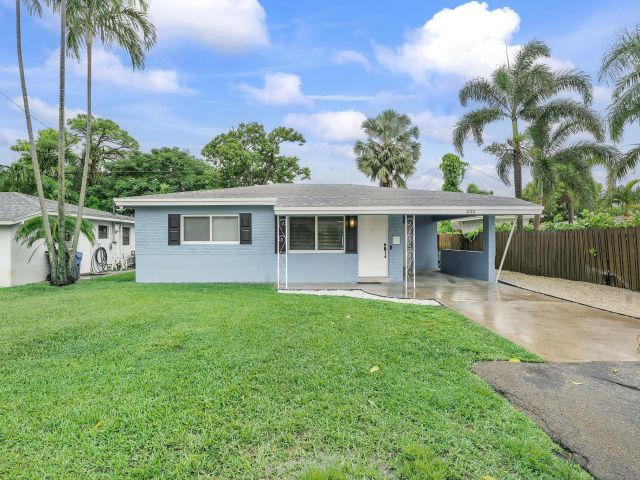 Дом в аренду по адресу 430 NE 49th Street - фото 6653306