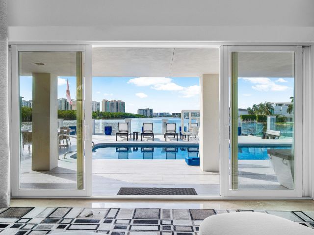 Продажа дома по адресу 7400 NE Orchid Bay Terrace - фото 6655316