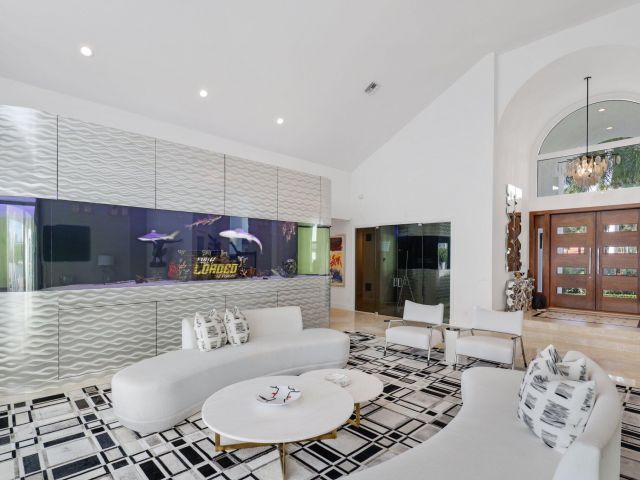 Продажа дома по адресу 7400 NE Orchid Bay Terrace - фото 6655317