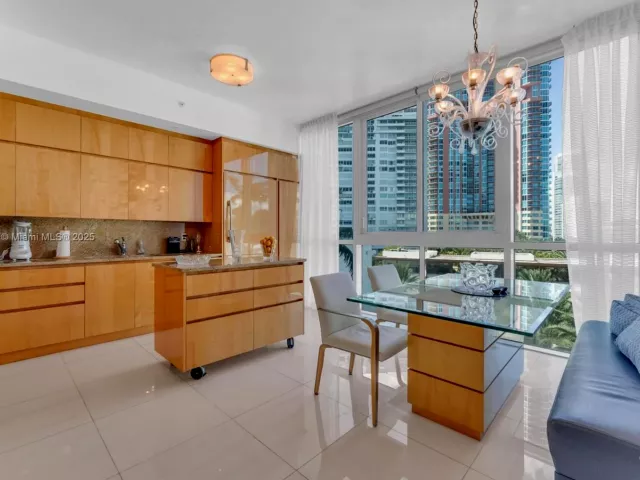 Продажа квартиры #705 - фото 6681177