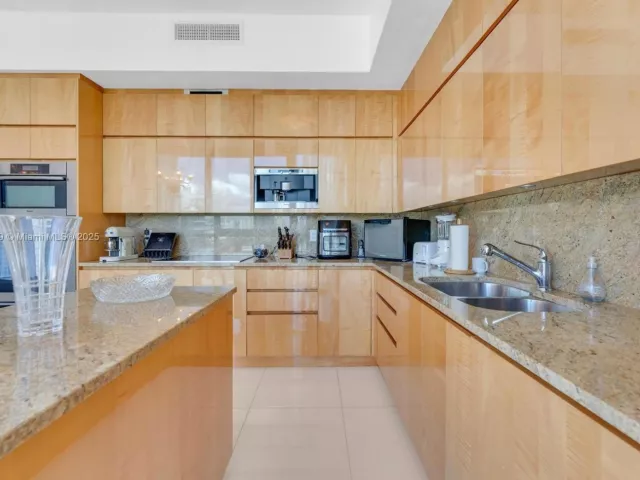 Продажа квартиры #705 - фото 6681174