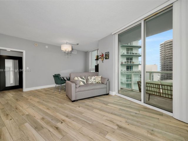 Продажа квартиры #4019 - фото 7436985