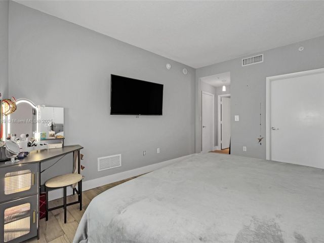 Продажа квартиры #4019 - фото 7436995