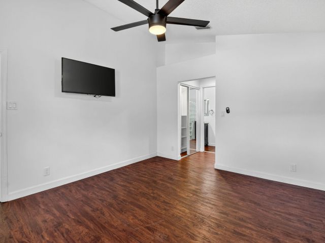 Продажа дома по адресу 7550 Ironbridge Circle - фото 6662173