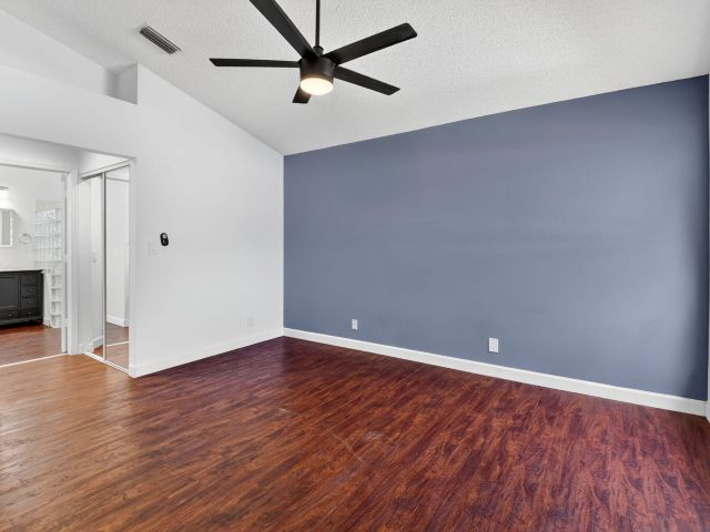 Продажа дома по адресу 7550 Ironbridge Circle - фото 6662175